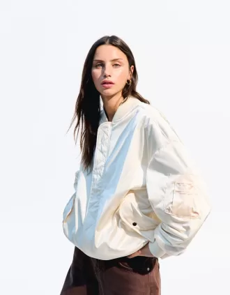 BERSHKA SERIES cazadora bomber oversize Cream