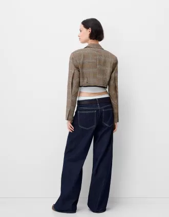 Blazer crop con bajo deshilachado Brown
