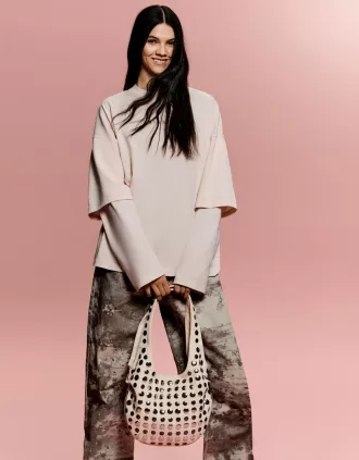 Bolso antelina con tachuelas Cream