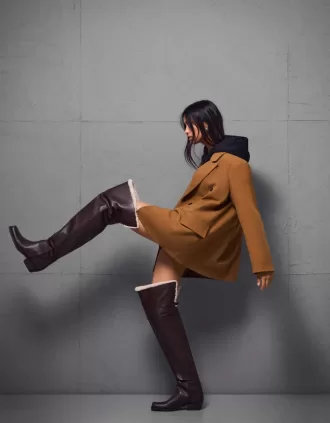 Botas planas por encima de la rodilla Brown