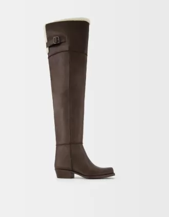 Botas planas por encima de la rodilla Brown
