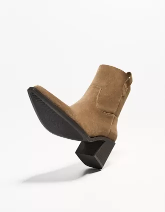 Botín cowboy tacón asimétrico TAUPE