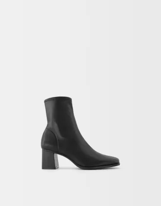 Botines ajustados con tacón cuadrado BLACK