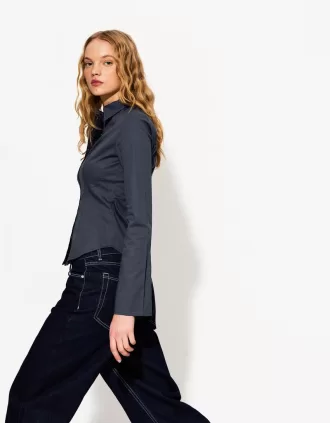 Camisa ajustada con mangas acampanadas Navy