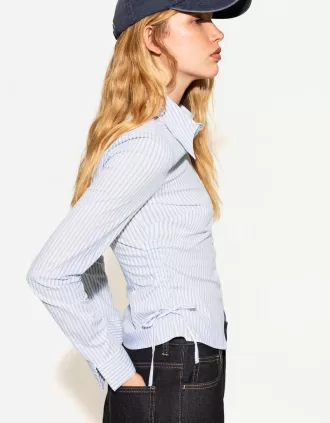 Camisa entallada con fruncido Light blue