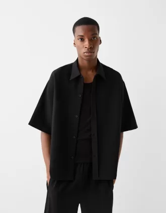 Camisa entallada de manga corta con corte boxy Black