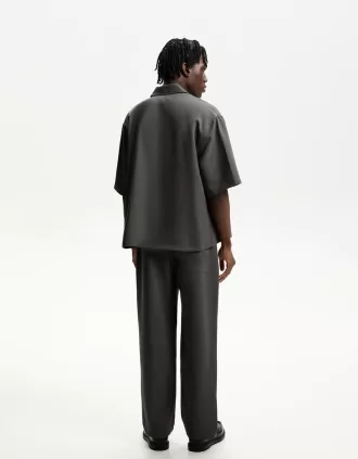 Camisa entallada de manga corta y corte boxy Dark grey