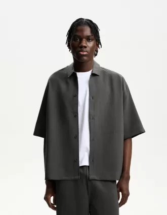 Camisa entallada de manga corta y corte boxy Dark grey