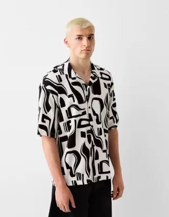 Camisa plisada manga corta estampada White / Black
