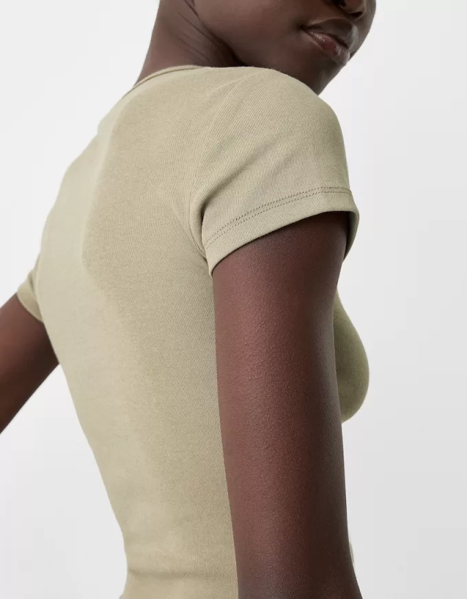 Camiseta de manga corta con cuello redondo Khaki Camiseta de manga corta con cuello redondo Khaki