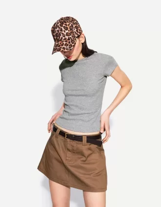 Camiseta de manga corta con cuello redondo Grey