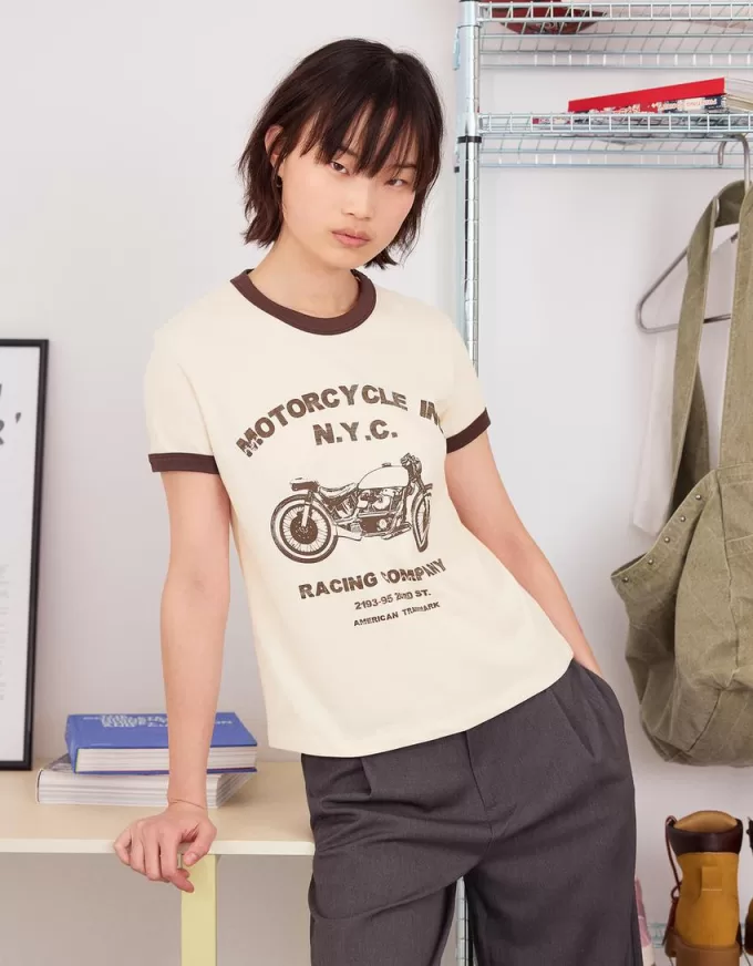 Camiseta de manga corta con estampado en contraste Sand Camiseta de manga corta con estampado en contraste Sand