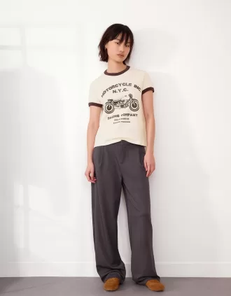 Camiseta de manga corta con estampado en contraste Sand