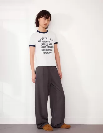 Camiseta de manga corta con estampado en contraste Off white