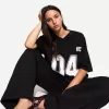 Camiseta estampada con cuello en V y manga corta Black