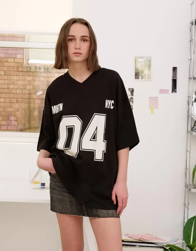Camiseta estampada con cuello en V y manga corta Black