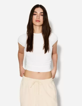 Camiseta manga corta fruncido lateral Off white