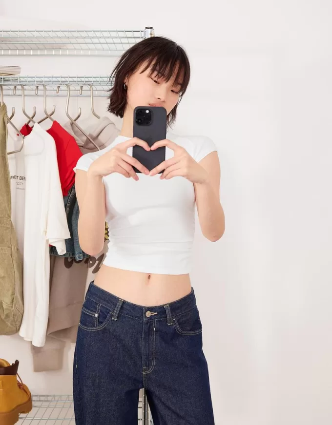 Camiseta manga corta fruncido lateral Off white
