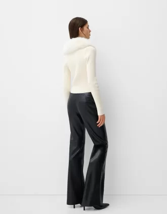 Cárdigan con cuello de pico y pelo sintético White