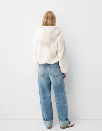 Chaqueta acolchada con capucha de pelo sintético Off white