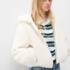 Chaqueta acolchada con capucha de pelo sintético Off white