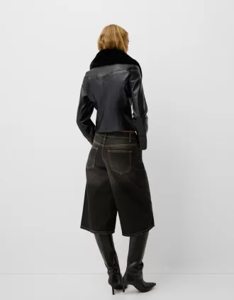 Chaqueta entallada efecto piel con cuello de material sudadera Black