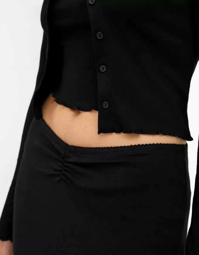 Falda semi larga fruncida Black