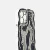 Funda metalica para celular con pulsera Grey Funda metalica para celular con pulsera Grey