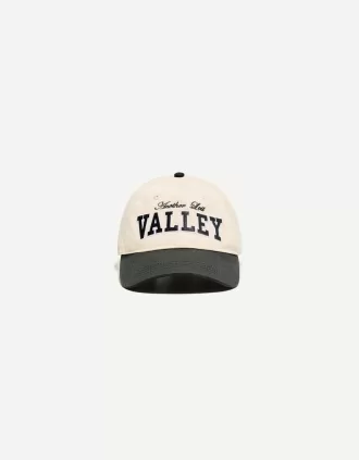 Gorra universitaria con bordado Sand