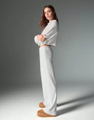 Jersey canalé cuello alto tacto suave Cream