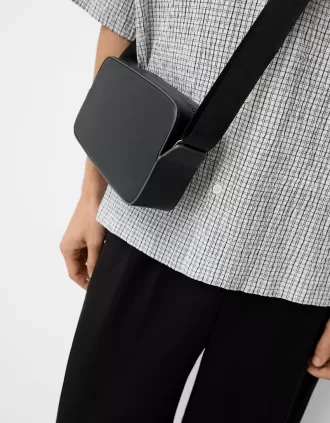 Minaudière bandolera rígida Black