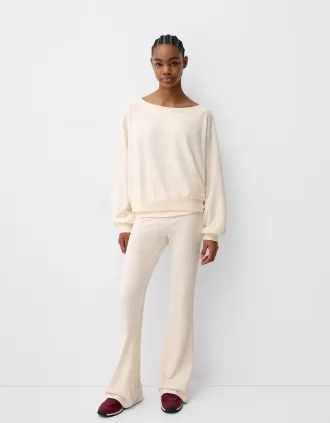 Pantalón acampanado de tacto suave con cintura doblada Cream