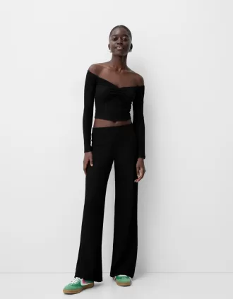 Pantalón ancho con relieve Black