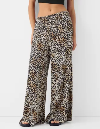 Pantalón ancho de satén con estampado animal Brown