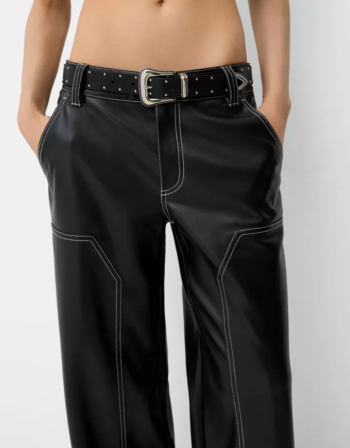 Pantalón efecto piel contraste cinturón Black