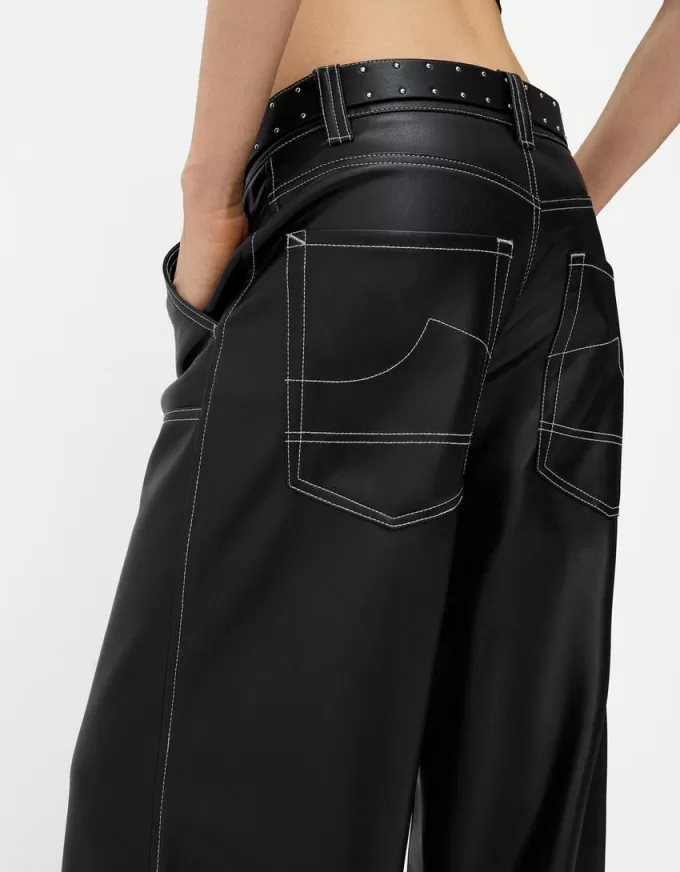 Pantalón efecto piel contraste cinturón Black
