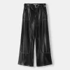 Pantalón efecto piel contraste cinturón Black