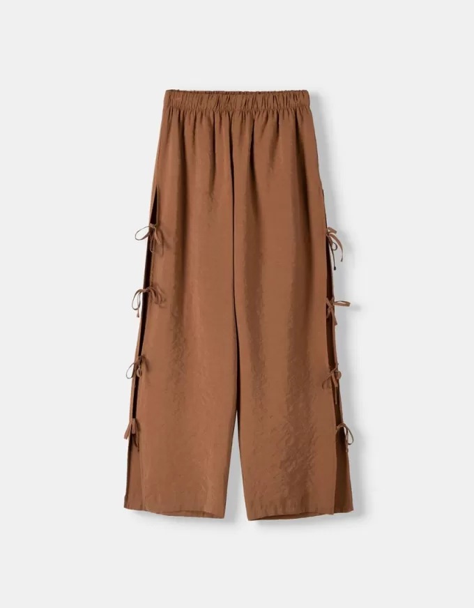 Pantalón fluido con lazos laterales Brown