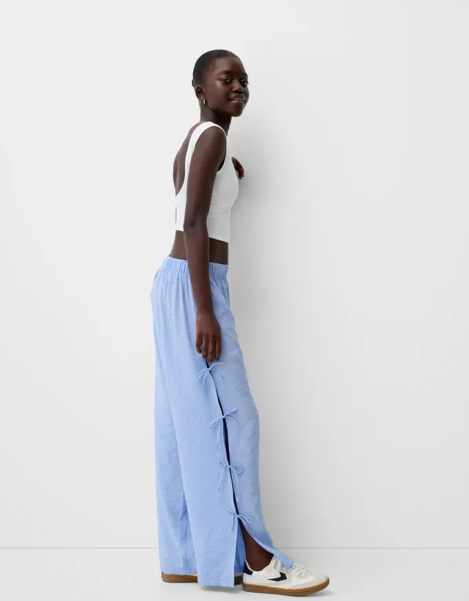 Pantalón fluido con lazos laterales Light blue