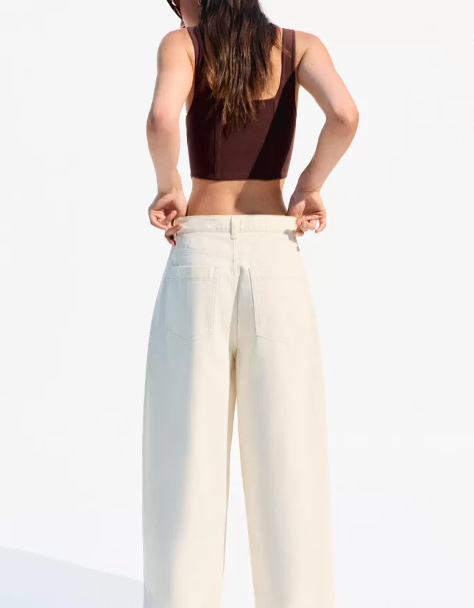Pantalón fluido con pinzas Beige