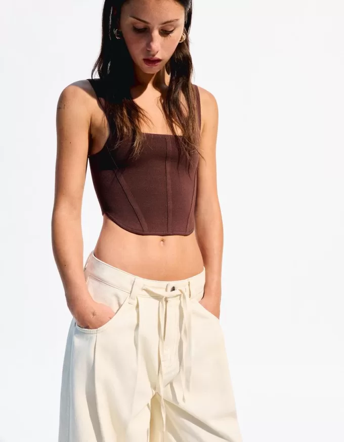 Pantalón fluido con pinzas Beige