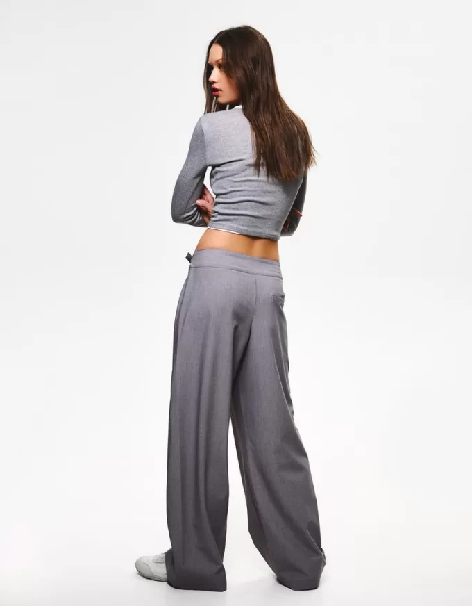 Pantalón pinzas hebilla Grey