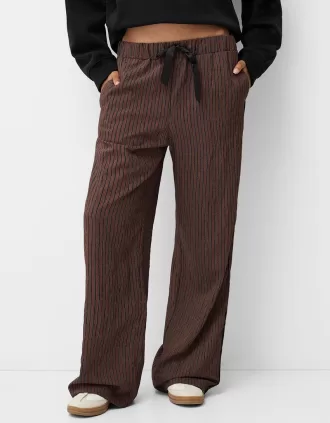 Pantalón recto de rayas con cintura elástica Brown