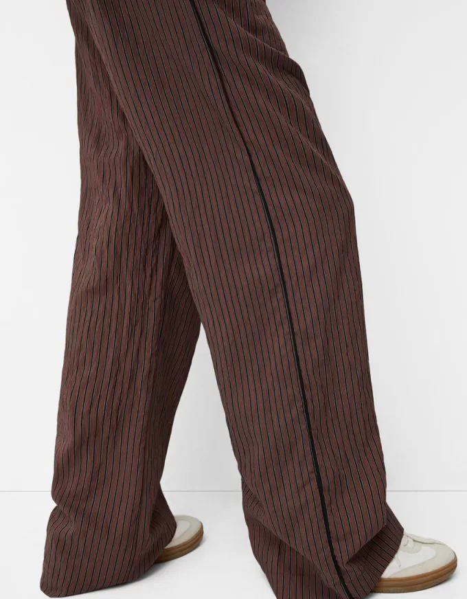 Pantalón recto de rayas con cintura elástica Brown Pantalón recto de rayas con cintura elástica Brown