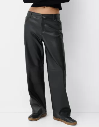Pantalón recto efecto piel Black