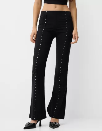 Pantalones acampanados con tachuelas Black