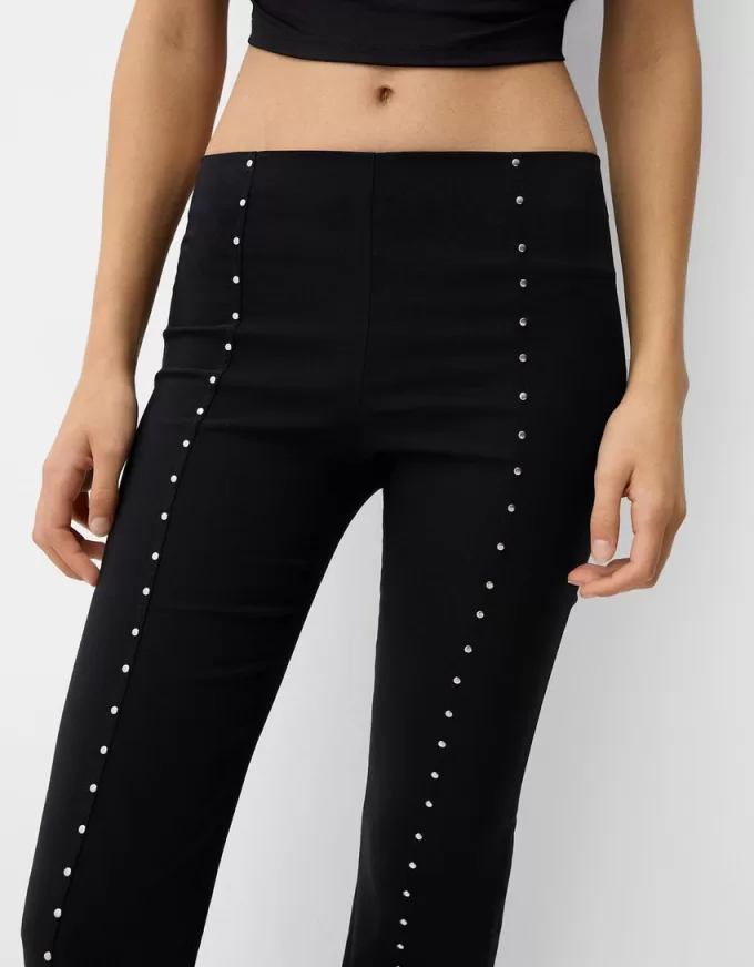 Pantalones acampanados con tachuelas Black