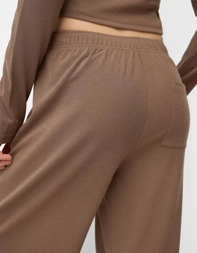 Pantalones rectos Camel