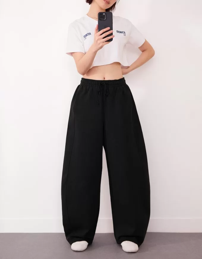 Pantalones tipo sudadera de material tipo barril Black