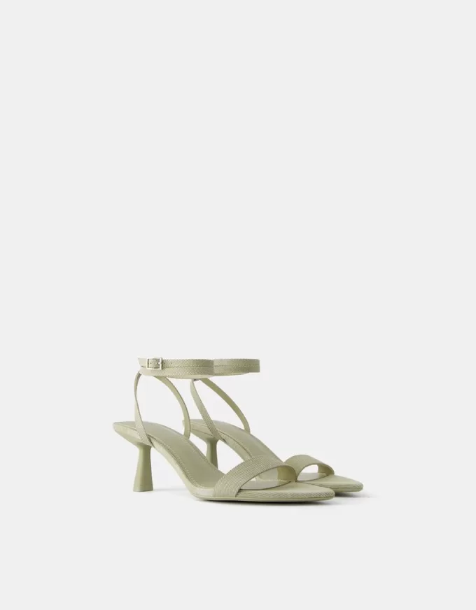 Sandalias de tacón bajo con puntera en punta KHAKI